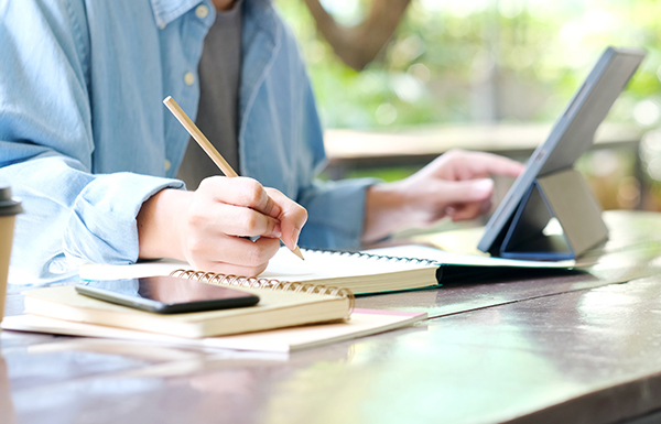 7 IMPORTANT TIPS FOR FINISHING YOUR PHD THESIS